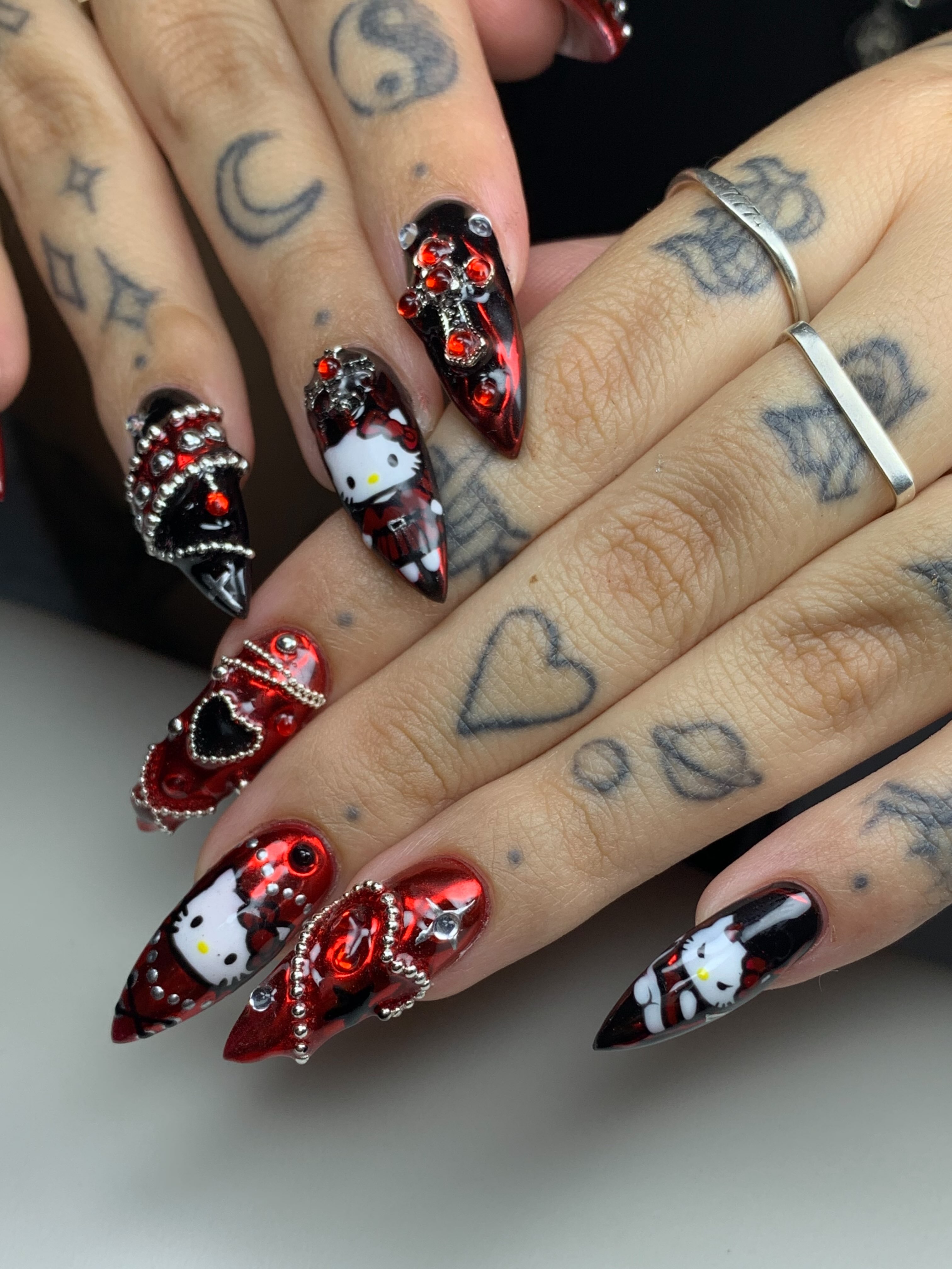 Nail Art 3D Hello Kitty Autoral — Studio Clara Romano